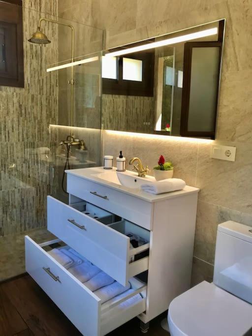 Casa Nueva En Vigo Rural Mos Con Jacuzzi Y Chimenea Para Escapada Romantica Pontevedra Eksteriør billede